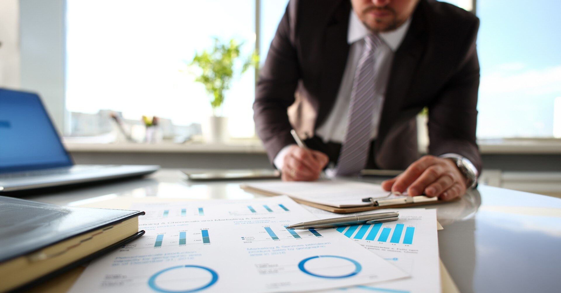 Una Auditoría Forense siendo realizada por un empleado de Crivellari & Co.